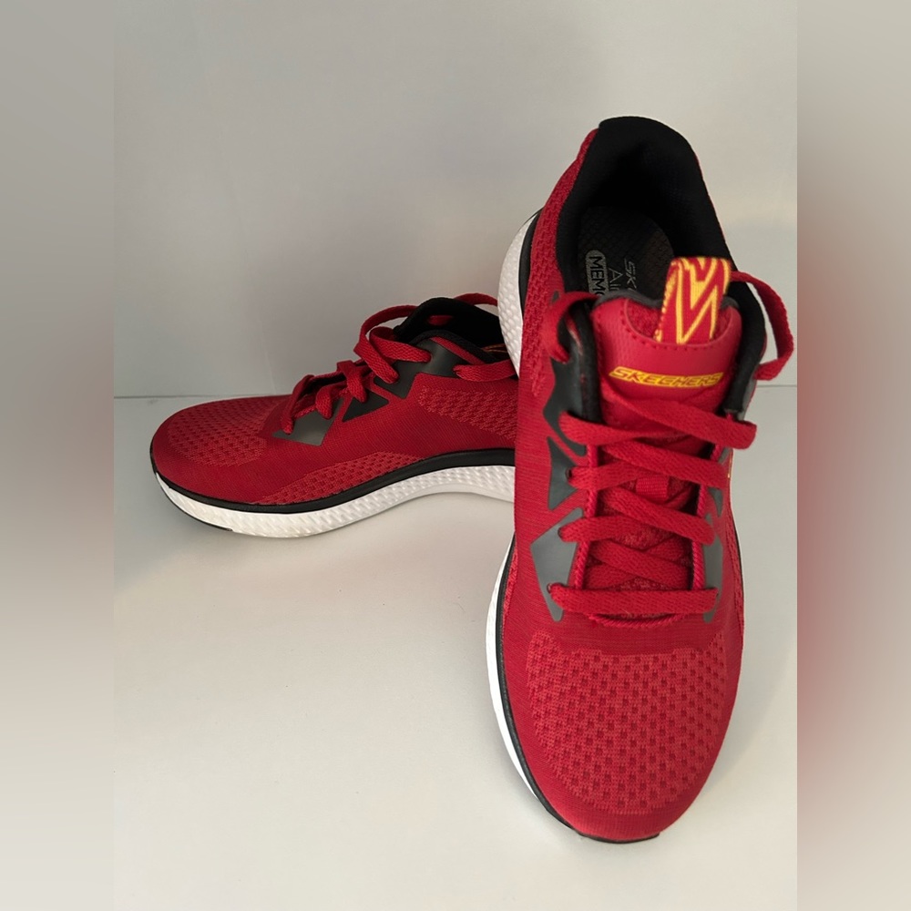 Sketchers Air cooled memory foam sneakers